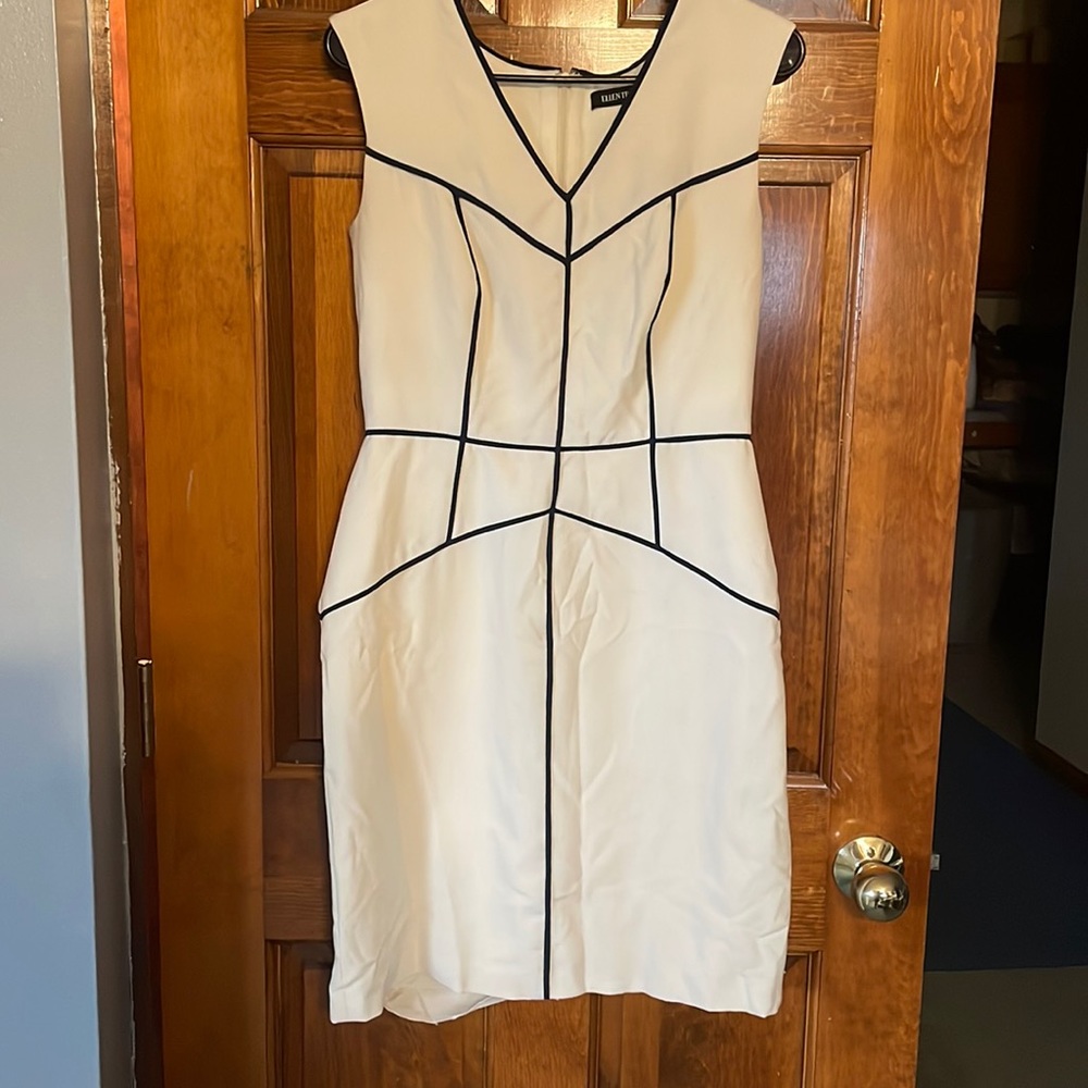Beautiful Ellen Tracy dress. Off white with blue design.